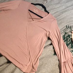 Soft & Sexy American Eagle Belle sleeve top